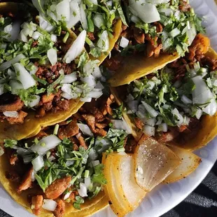 Tacos Al Pastor y Chorizo