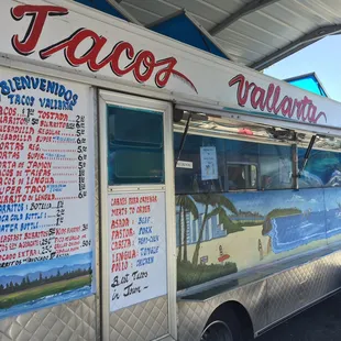 Busy with a wait at 2:30 pm...a good sign