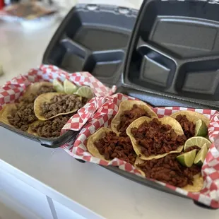 5 Mini Tacos Asada el Al Pastor
