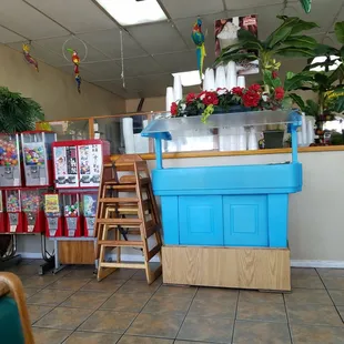 Older feel to this dining room