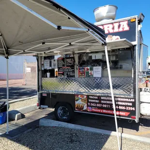 New location in Anaheim. The front of their nice cart.