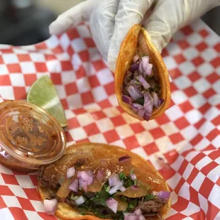 Tacos chicos de birria