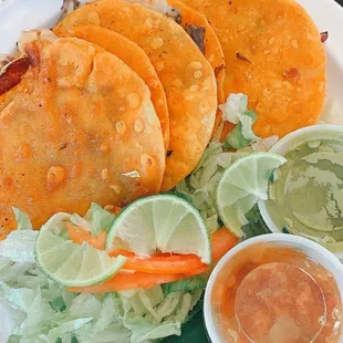 Empalmes de trompo, carne asada, y barbacoa