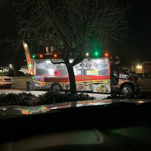 Taco truck off of Saratoga Avenue