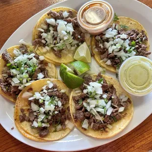 Tacos de carne asada