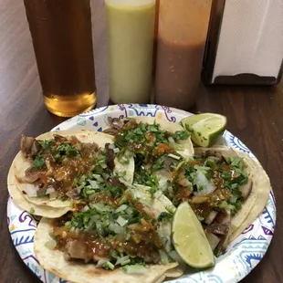 Ricos tacos. Asada pastor buche pollo cabeza y carnitas.