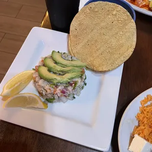 Tostada de ceviche de camarón