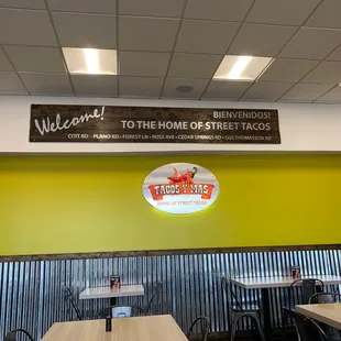 Good salsa and awesome tacos good place and at a good price