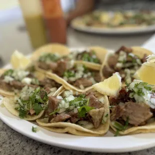 Tacos Y Pupusas
