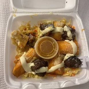 Yuca con chicharrón