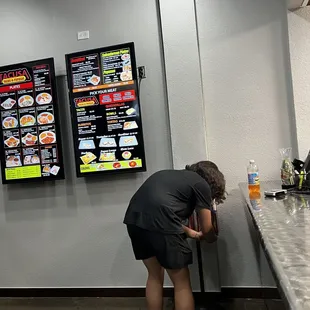 Pupusas en el menu. Y nuestra bebida la Kolashampan.