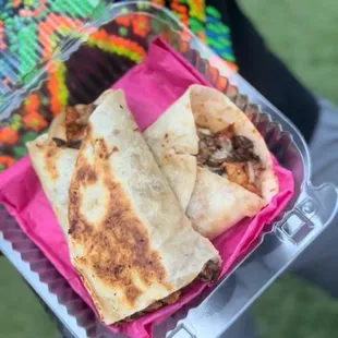 ** Chubburrito**

A large flour tortilla hugging cheese, pastor, bistek, mushroom and grilled onions.