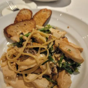 Herbed chicken pasta