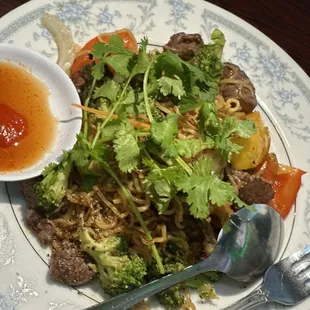 Mi Xao Bo   Stir Fried Noodles with Shaking Beef