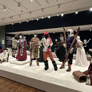 Temporary sporting fashion collection