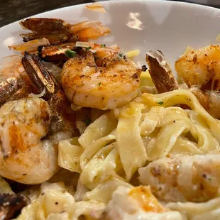 Close up of fettuccine Alfredo with