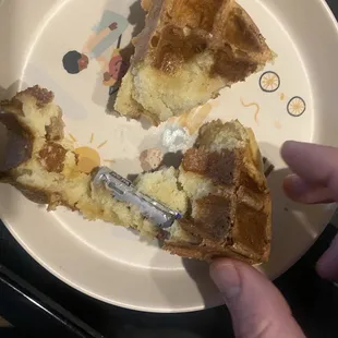 Kids waffle a - a fucking battery in the waffle !!!!!!!!!!!!!!!!!!!!!!