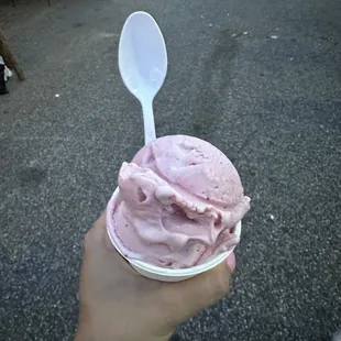 Non-dairy strawberry