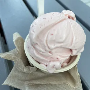Roasted Strawberry Ice Cream single scoop