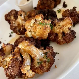 Crispy cauliflower with Tahina sauce