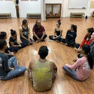 Private Workshop "Movement for Joy" for Tahiti Mana with Contemporary Maori dancer Jack Gray of Atamira Dance Company