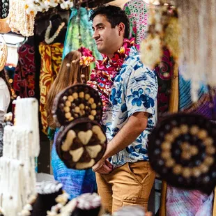 Tahitian Treasures employee