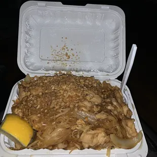 Chicken pad Thai to go