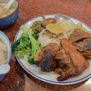 D.4. Pork Feet Rice Plate @lesminaddio