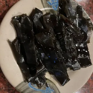 F.7 Seaweed in Garlic Sauce/