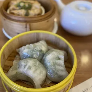 Chive Dumpling (with shrimp)