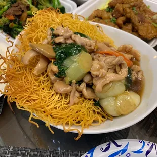 Chicken chow mein with crispy noodles