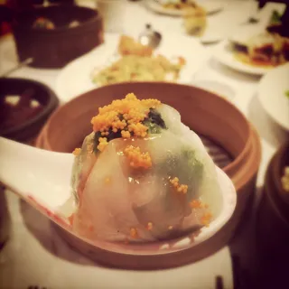 Pea Shoot Dumpling w/ Prawns