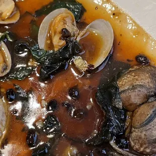 T4. Stir Fried Clams with Basil