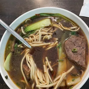 Taiwan beef soup noodle