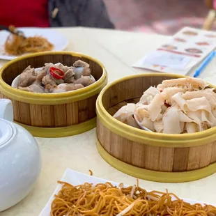 Steamed tripe and spare ribs