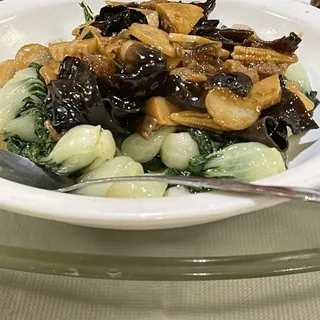 Sauteed Vegetable with Combination Mushroom