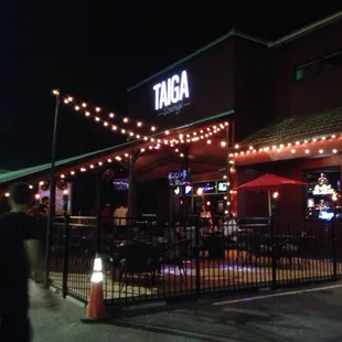 Great Hanging out Spot. Good DJ