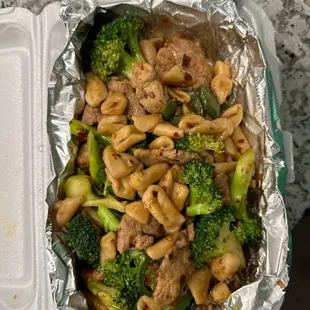 Beef w. Broccoli (Dinner) plus the incredible cats ear noodles!