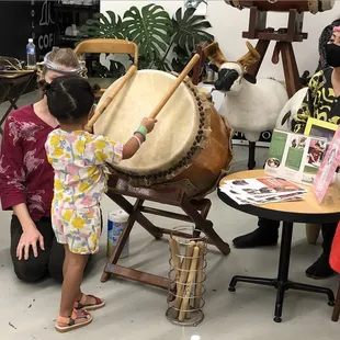 TCP teaches keiki taiko at the My Treehouse Club's Obon. Nov 2021