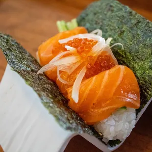 Salmon Oyako Hand Roll