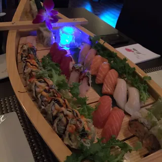 9. Sushi Love Boat for 2