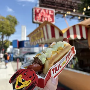 1976 hot dog with toppings