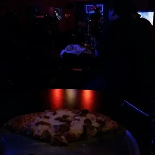 Good pizza and great music!