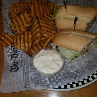 Cajun chicken sandwich with seasoned sour cream