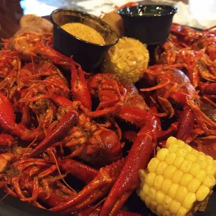 Ultra smoking spicy crawfish!! Get the big beer mug!!