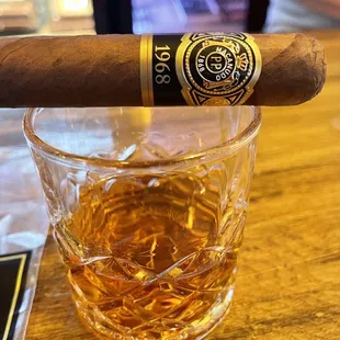 Macanudo 1968 &amp; Screwball ( a double )