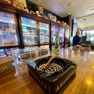 a cigar in a ashtray