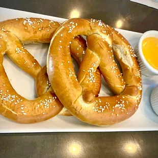 Pretzels with mustard and cheese