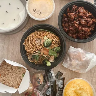 Crispy scallion chicken, wonton egg drop soup, dumplings and lo mein
