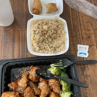 a meal of chicken, rice and broccoli
